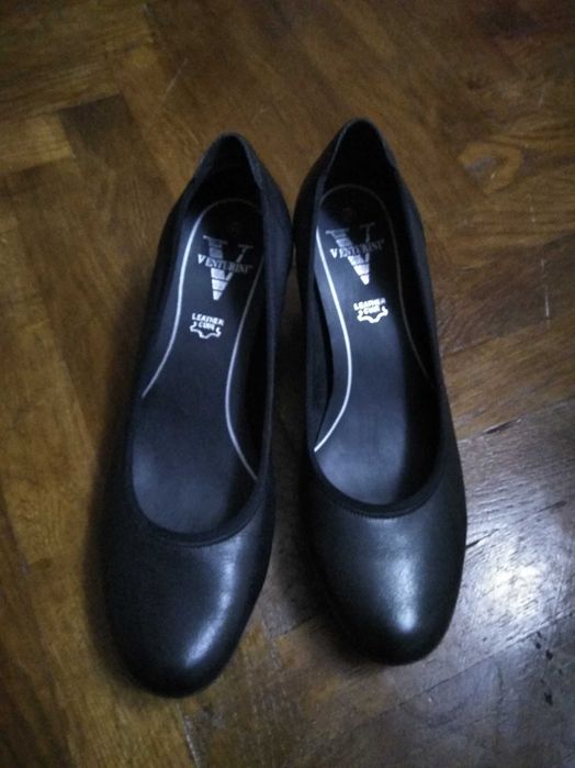 Шкіряні жіночі туфлі