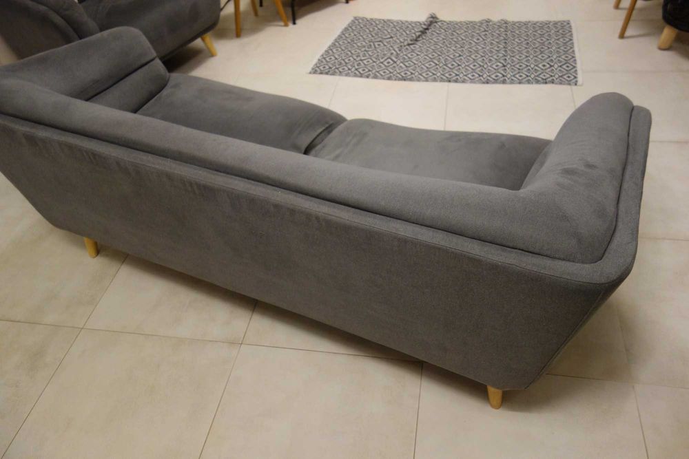 Oddam za darmo kanapę trzyosobową