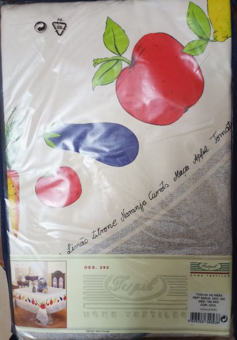Toalhas de mesa novas (embaladas)
