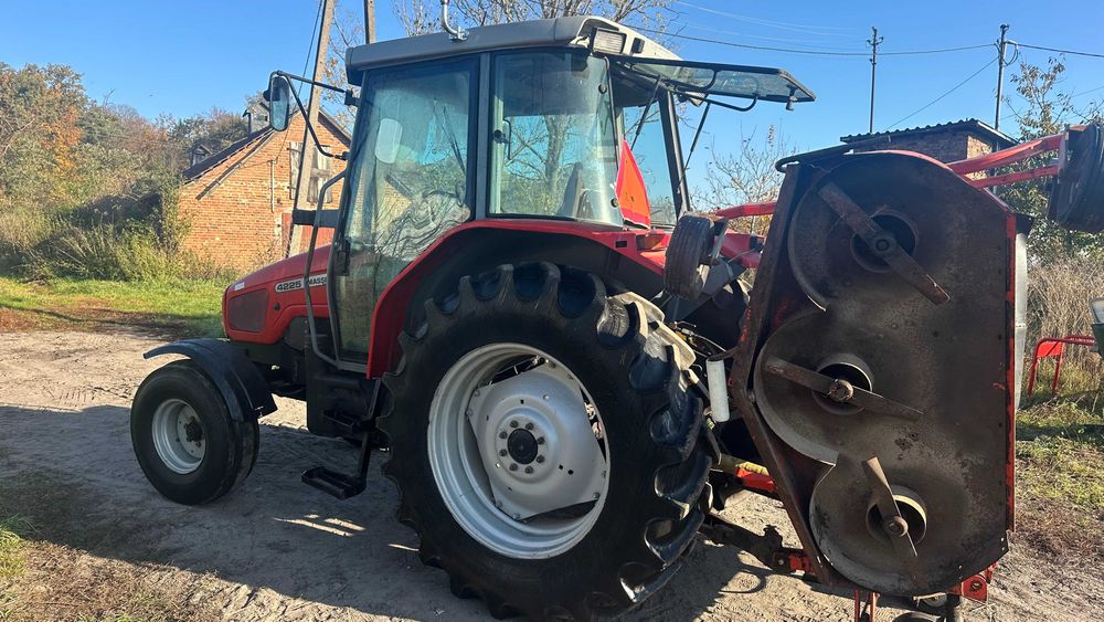 MASSEY FERGUSON 4225. sprowadzony. stan b. dobry.
