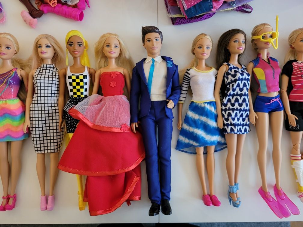 Barbie - mega zestaw lalek i dodatków