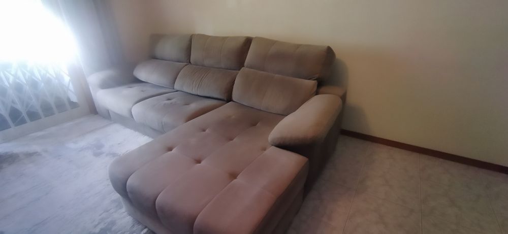Vendo sofá com pouco tempo..