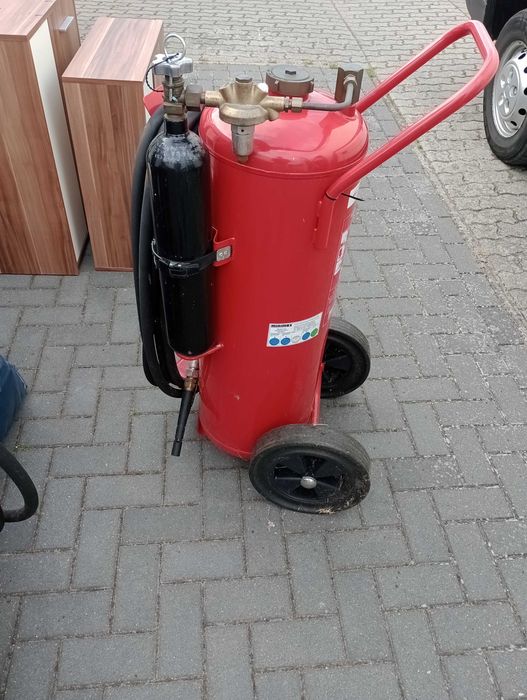 Gaśnica z wózkiem,piaskarka