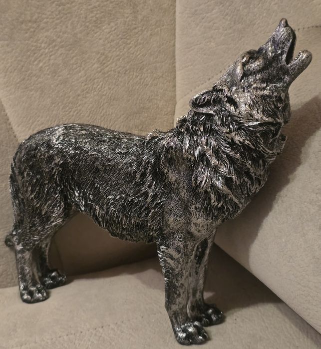 WILK CanisLupus Myśliwska figurka kolekcjonerska na biurko do gabinetu