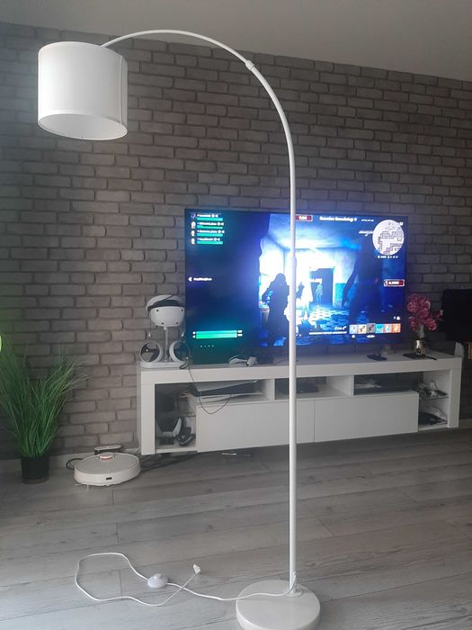 Lampa podlogowa stojaca