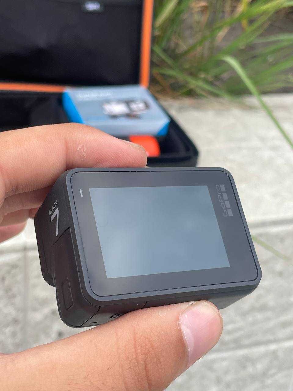 Екшн камера GoPro HERO7 Black в чудовому стані та з комплектом
