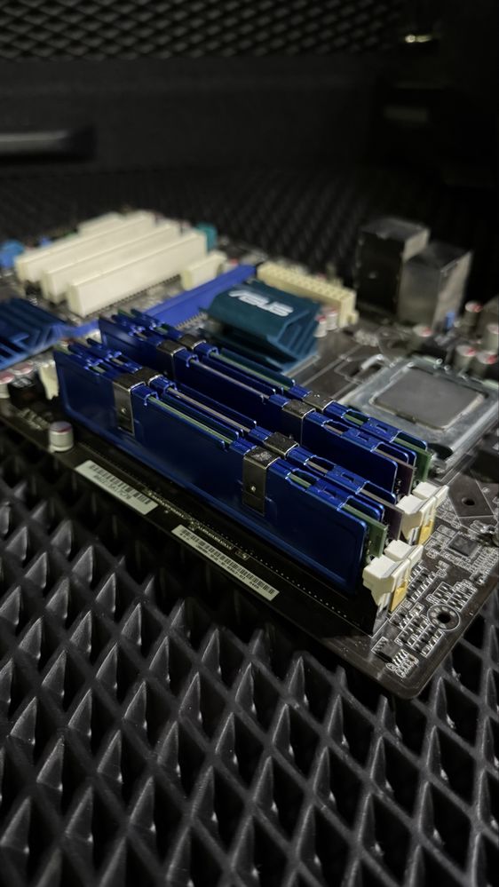 Xeon X5470 + Asus P5Q SE + 8 GB DDR2