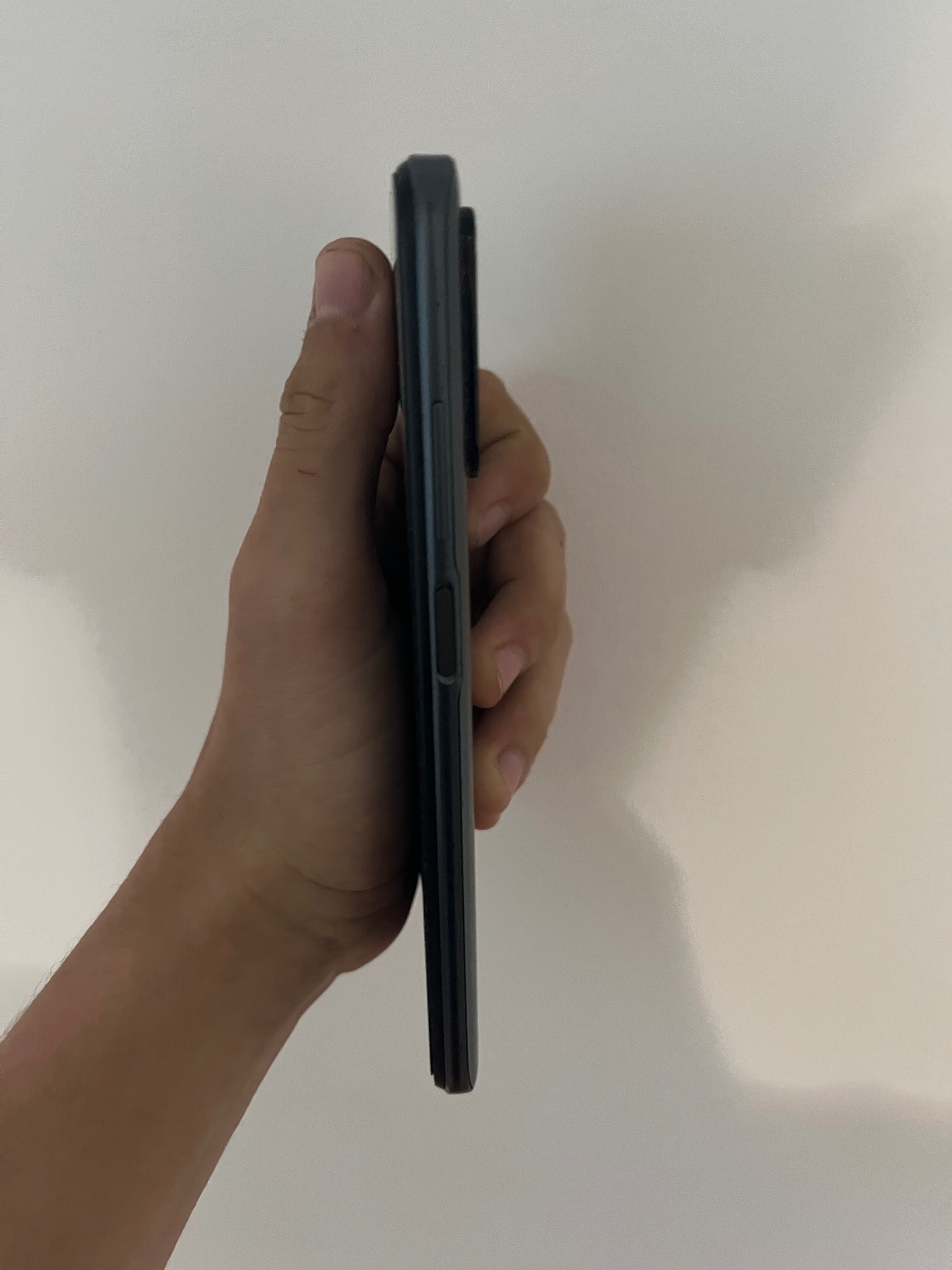 Xiaomi 10 4/64 + чехол силіконовий + зарядний блок і шнур