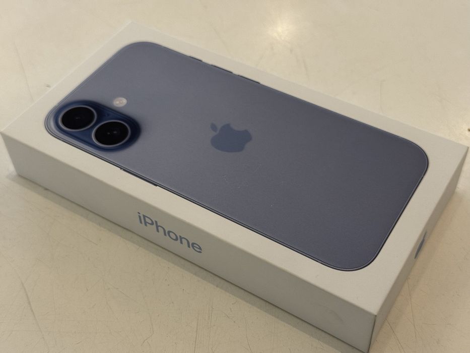 Apple iPhone 17 256GB Gołębi/Mist Blue - nowy, zaplmbowany