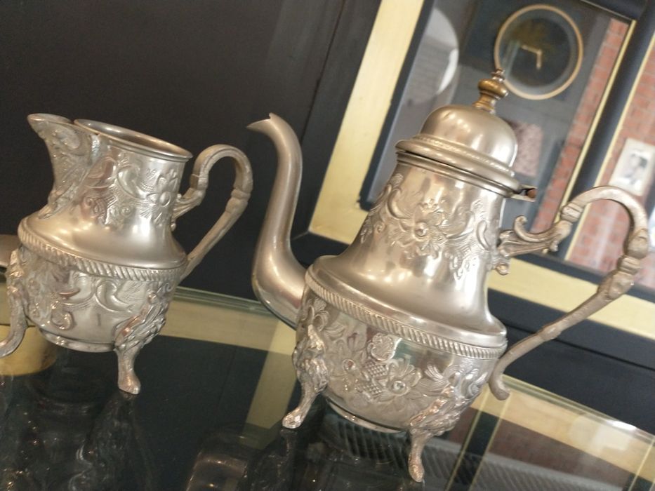 Srebrny dzbanek i mlecznik z Francji