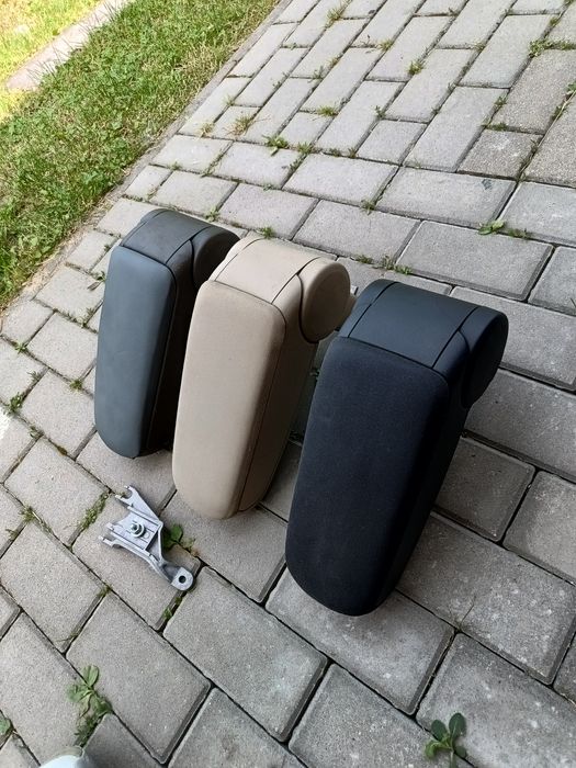 Podłokietnik czarny Twist Swing Soul Audi A4 B6 B7 Exeo org. Części