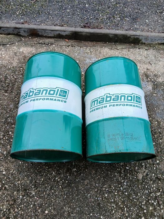 Beczka metalowa 60l po oleju.