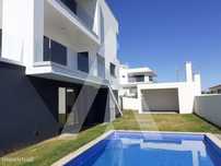Moradia de Luxo T5 com piscina e jardim a estrear