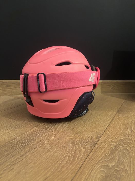 różowy kask narciarski M