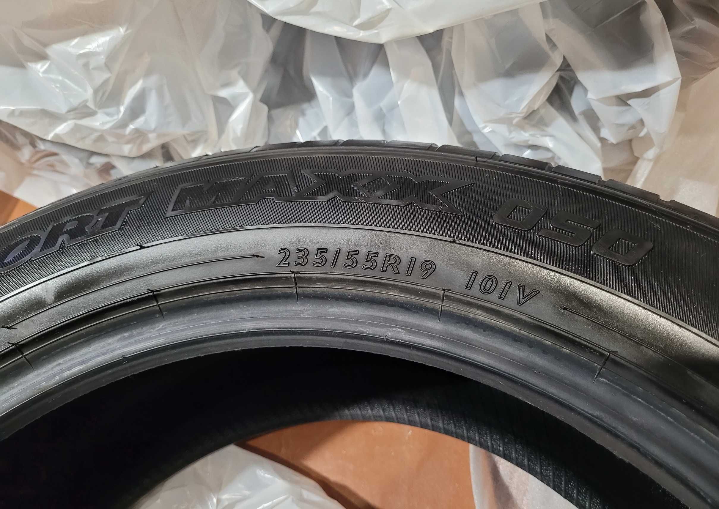 Dunlop Sp Sport Maxx 050 235/55 R19 101V, новая, стояла с завода.