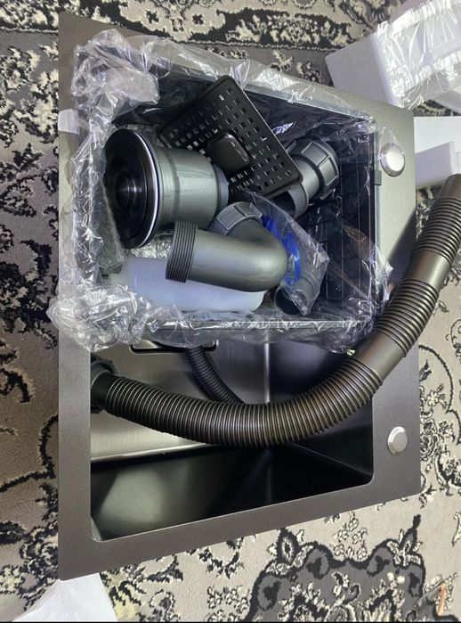 Zlewozmywak czarny ze stali nierdzewnej 60