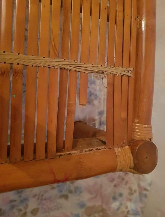 Mesinha trabalhada  para pequeno Restauro