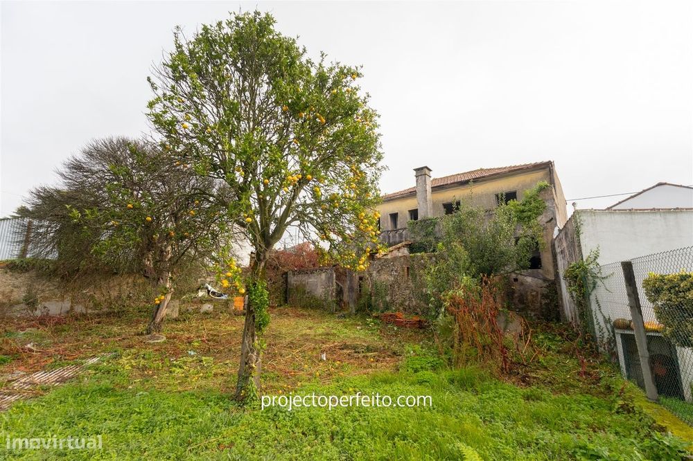 Moradia para Restaurar T8 Venda em Paços de Brandão,Santa Maria da Fei