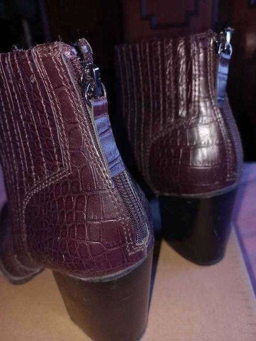 Botas ZARA, Tamanho 39, Usadas 2 Vezes - Como Novas!