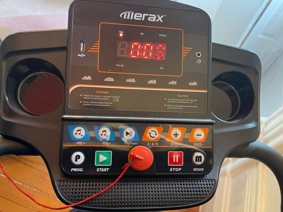 Passadeira de corrida compacta e dobrável.