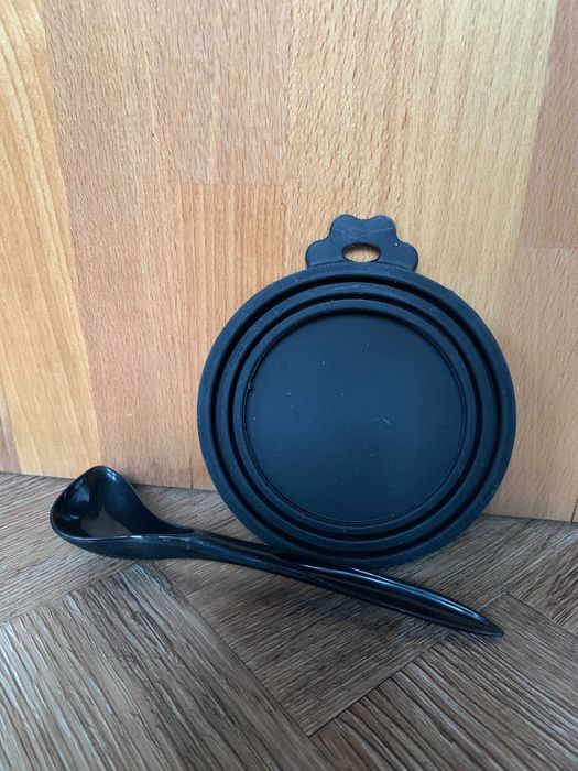 Silikonowa pokrywka na puszkę z karmą + plastikowa łyżka NOWE