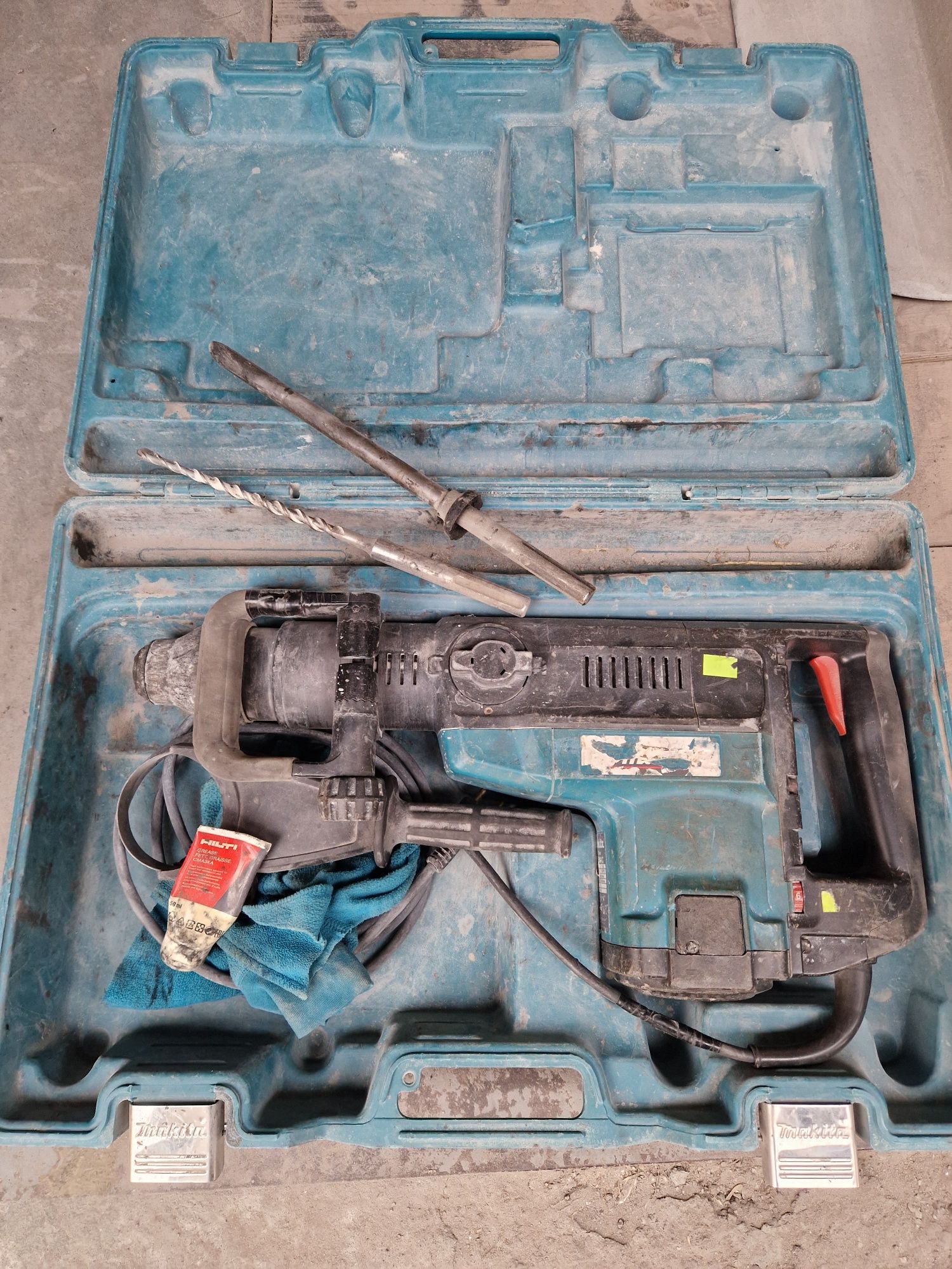 Перфоратор Makita HR5001C