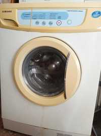 Продам рабочую стиральную машину автомат SAMSUNG 3,5 кг . Цена 3500.