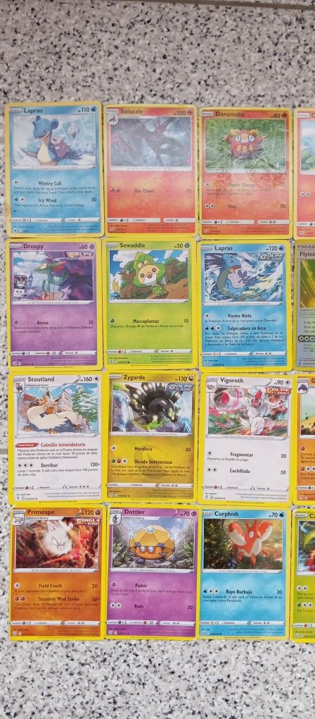 Várias cartas Pokémon