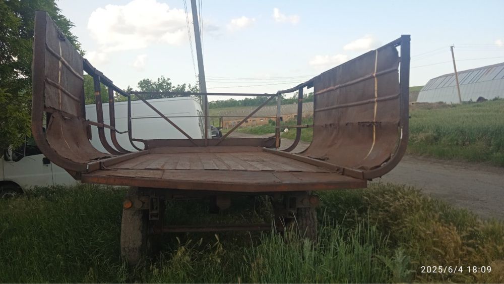 Продам тракторный прицеп ПТС