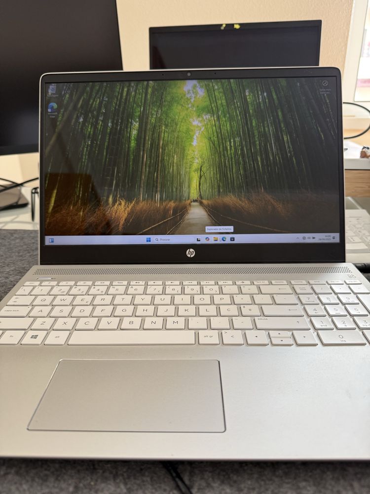Portátil HP 15,6” – Intel i7, 12GB RAM, SSD, NVIDIA – Excelente estado