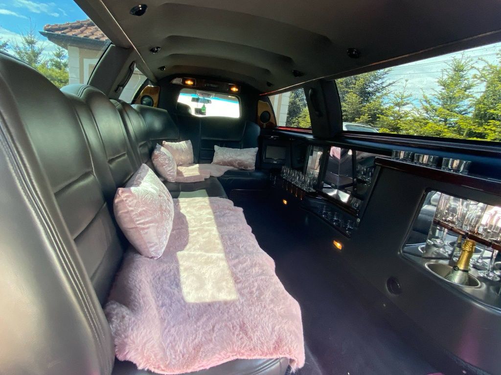 Sprzedam limuzynę Lincoln town car
