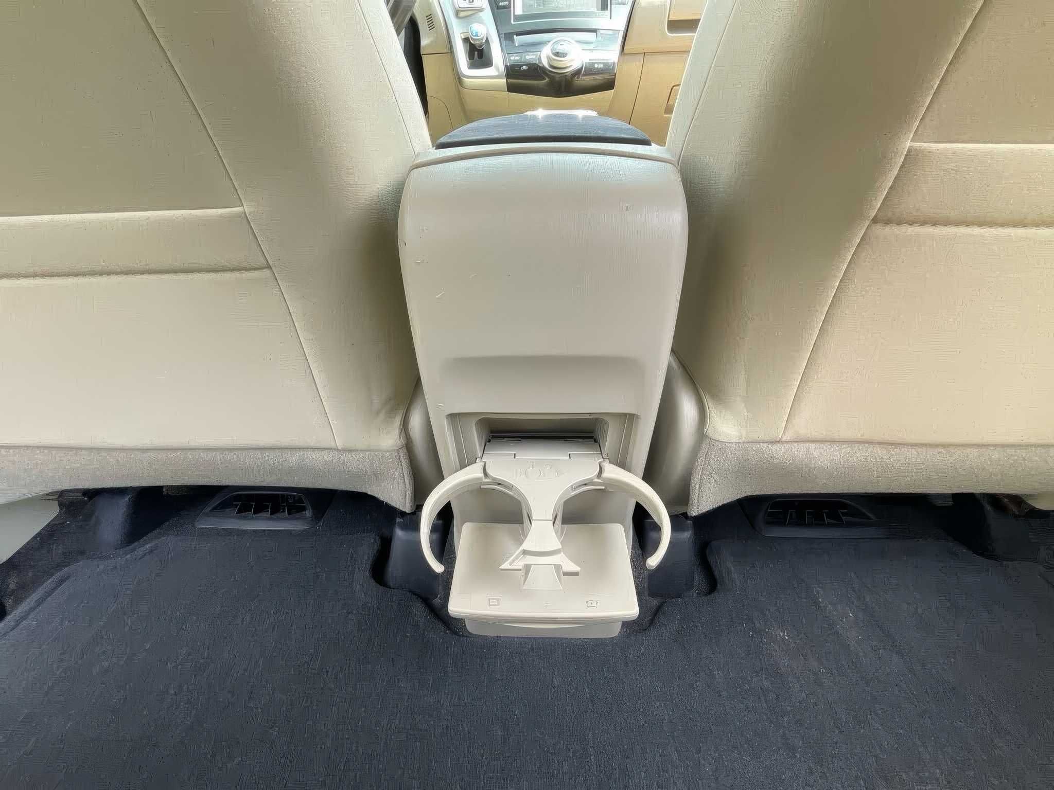2014 Toyota Prius v Two