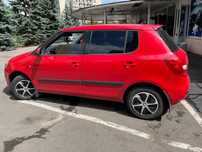 Продам машину в хорошем состоянии skoda Fabia