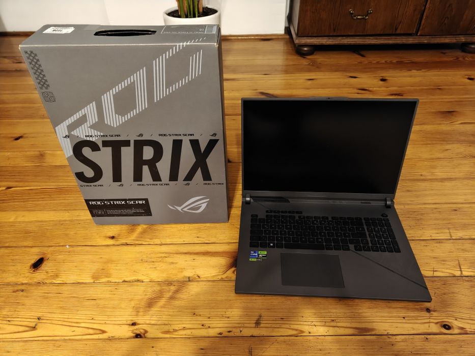 Laptop ASUS ROG Strix SCAR 18 G834JZ i9-13980HX RTX4080 32GB 240hz