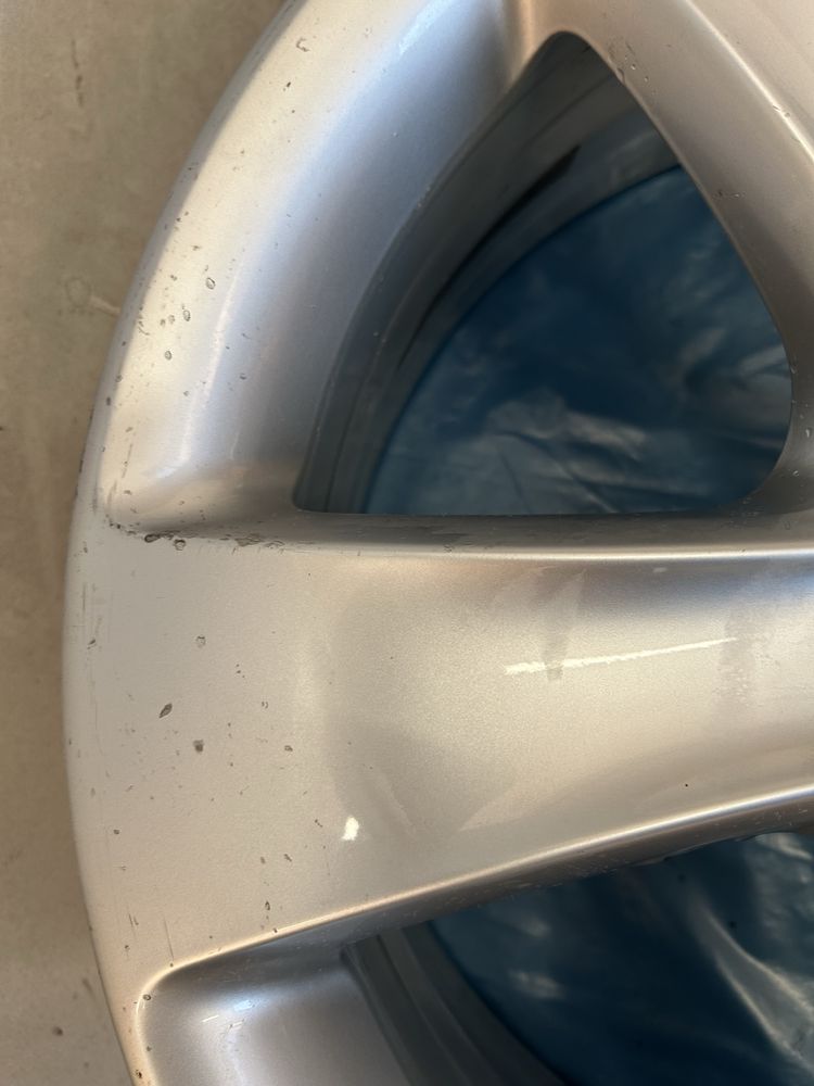 172 Felgi aluminiowe VW Volkswagen R 17 5x112 Ładne