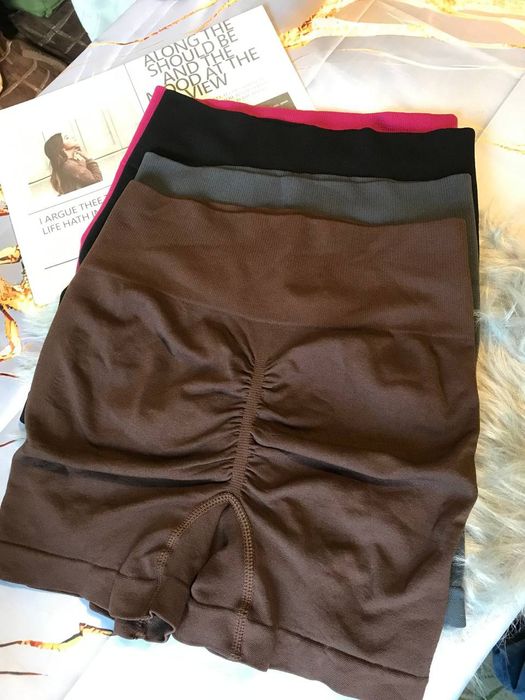 Нові лосінки з ефектом пуш ап шорти пуш ап