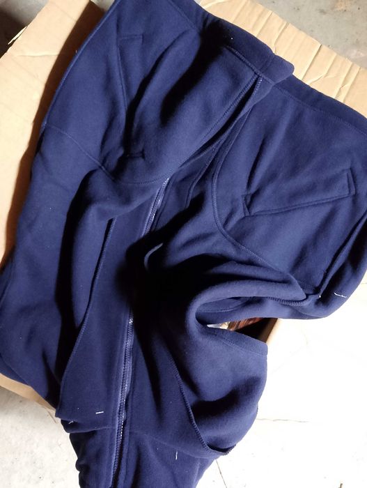 Nowa. Bluza polarowa z długim rękawem.