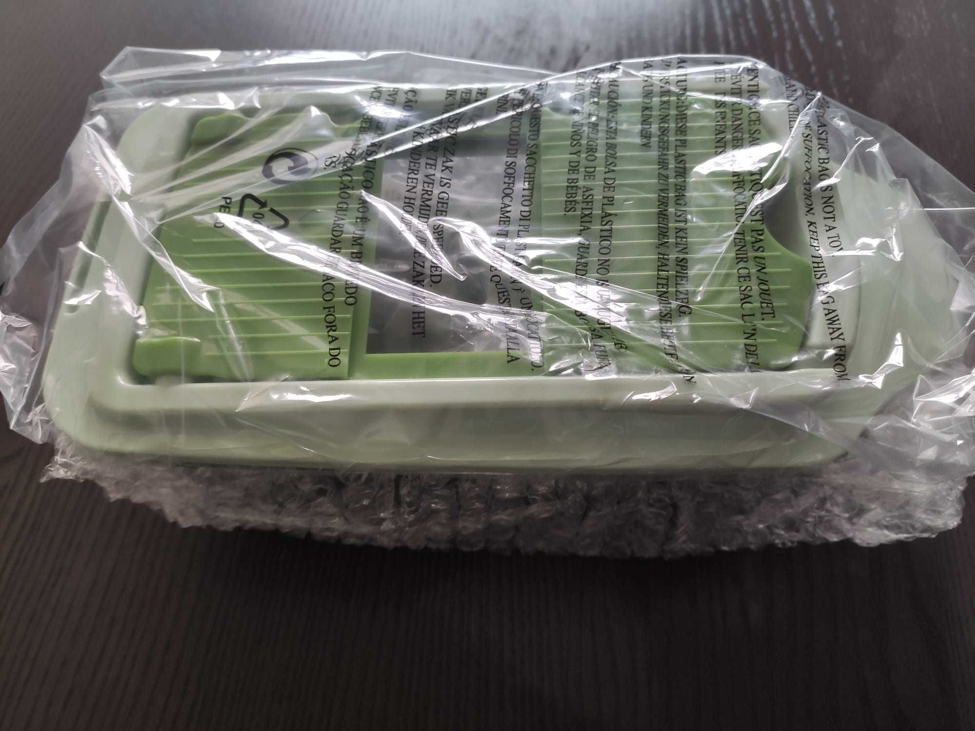 Ralador ou laminador de legumes completo e NOVO