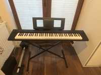 Pianino cyfrowe Yamaha NP 32b+ stojak+ pokrowiec i ksiszeczki do nauki