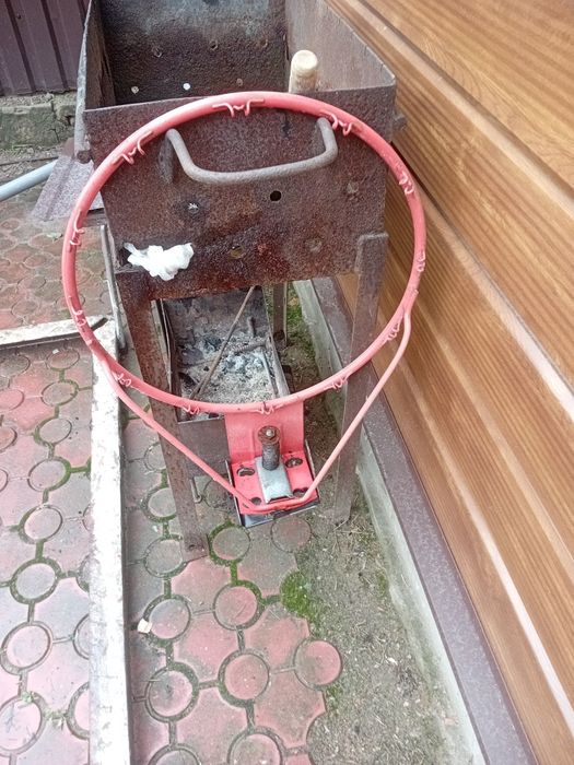 Баскетбольне кільце з амортизатором