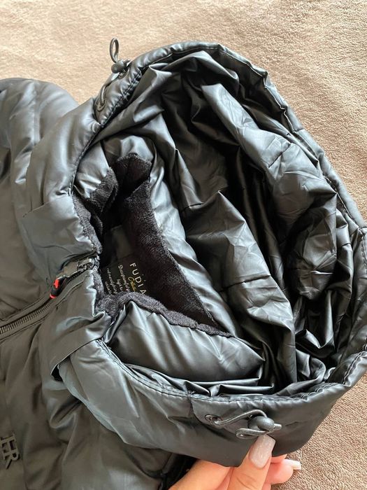 Продам нову чоловічу зимову куртку, одягнена лише один раз.