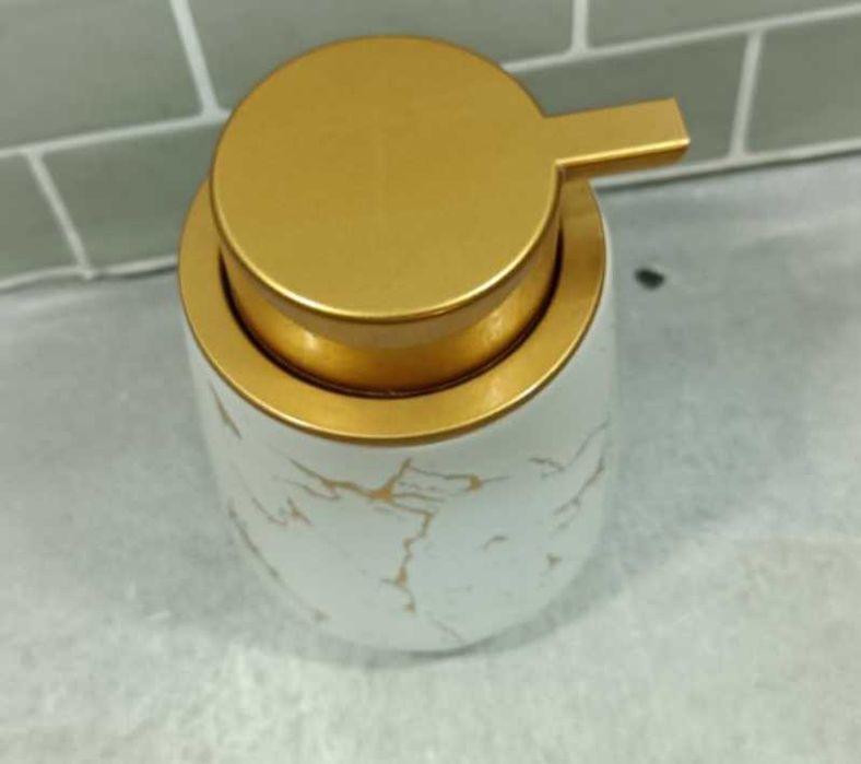 Дозатор из керамики для жидкого мыла