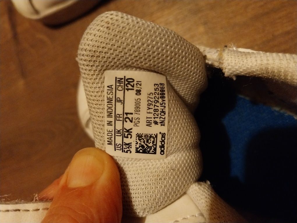 Adidasy firmy adidas 21