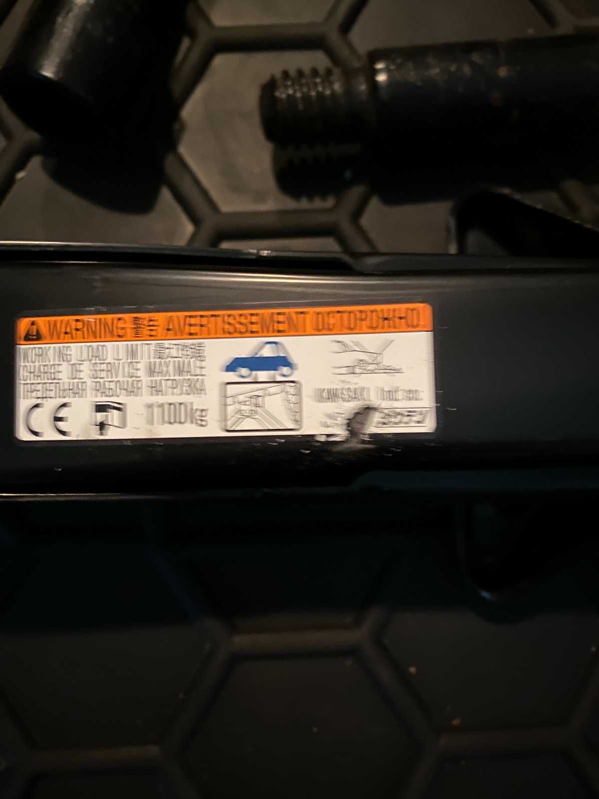 Набір інструментів комплект Toyota Prius 30 10-15 64777-47030, домкрат
