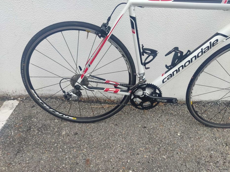 Bicicleta de estrada cannondale