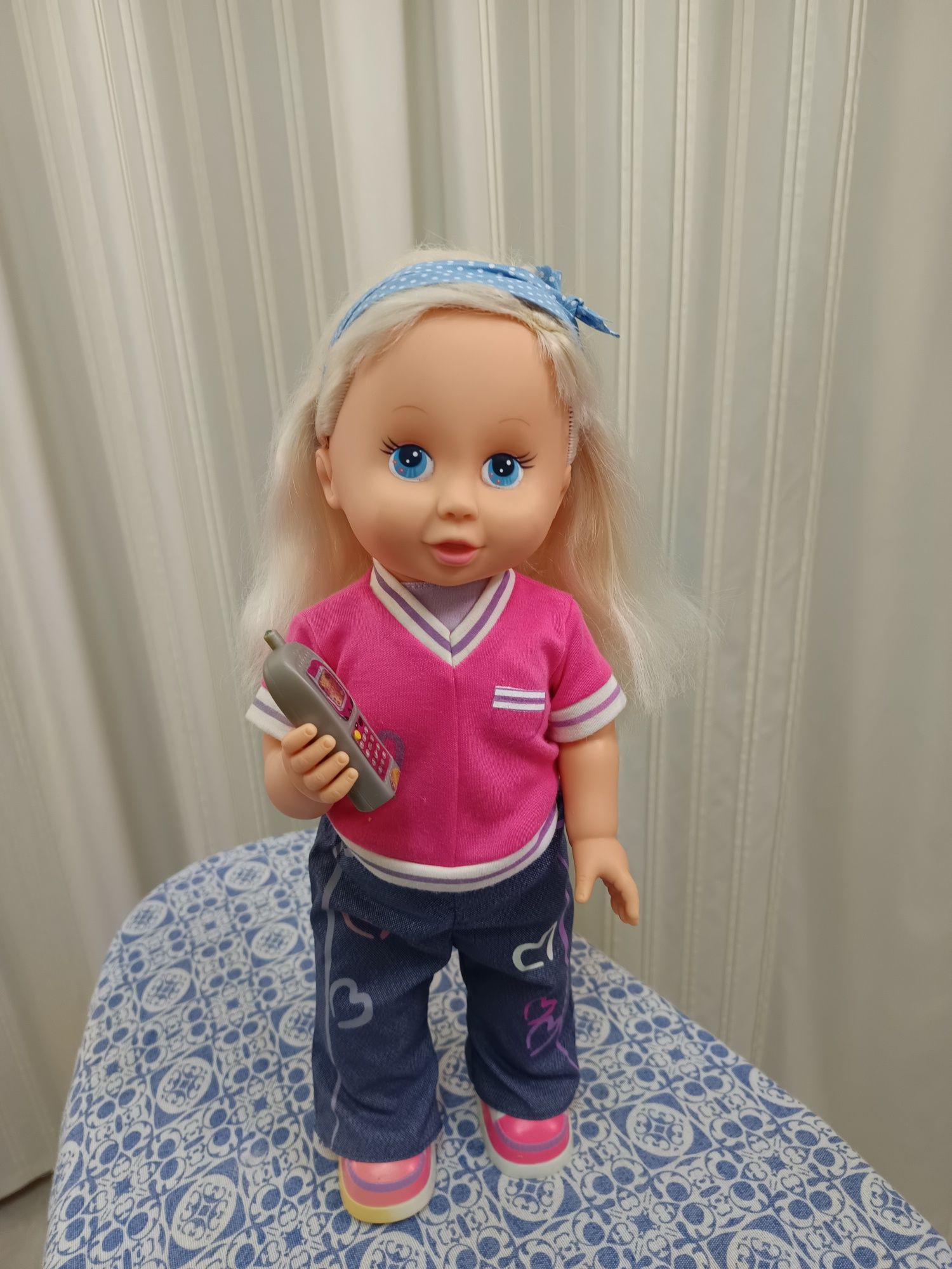 Boneca com 40 cm