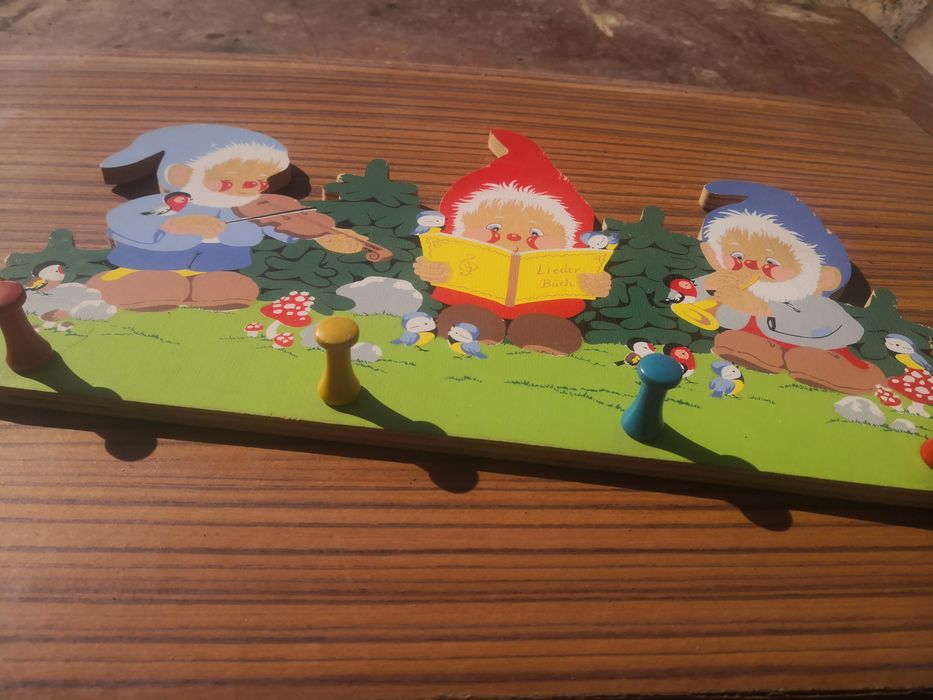 Wieszak dziecięcy KRASNALE