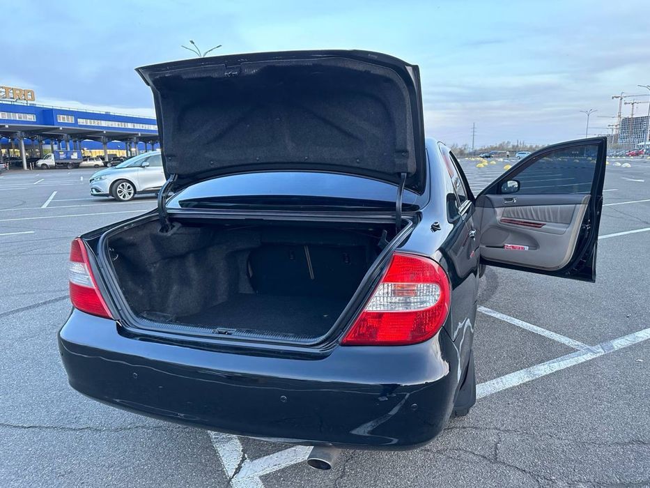 Toyota Camry 2.4 2004 можно обмен