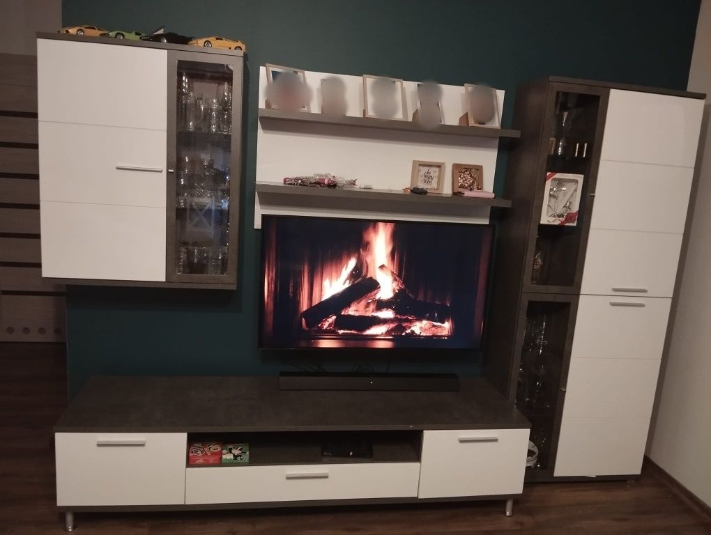 Meblościanka z komodą