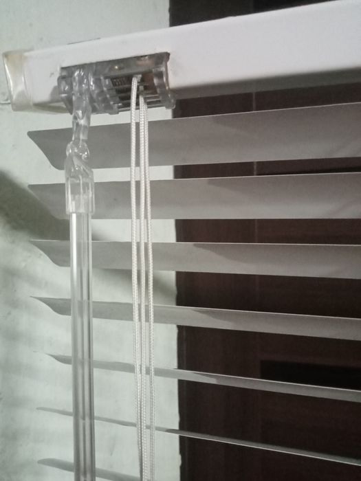 Жалюзі на окно, форточка